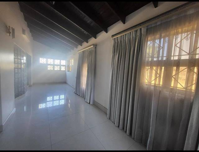 4 BEDROOM HOUSE FOR SALE IN SOUTHRIDGE